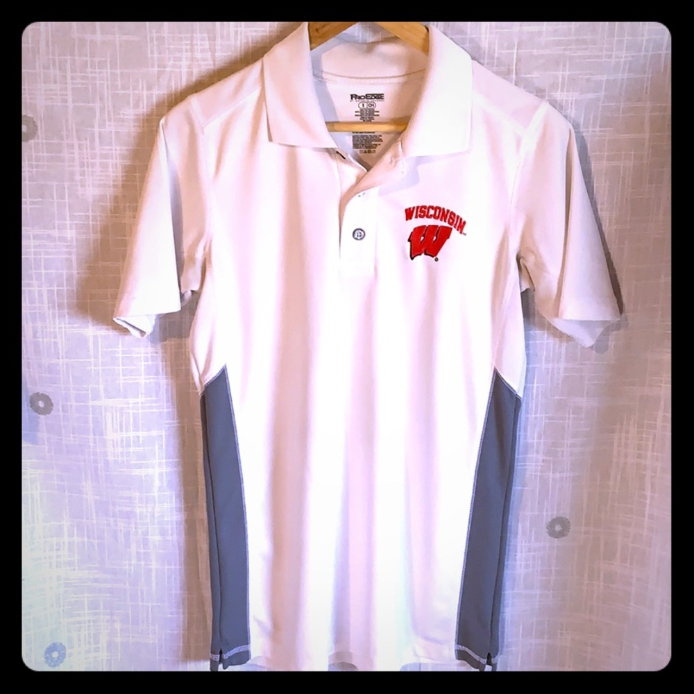 Men’s Small White Wisconsin Badger polo